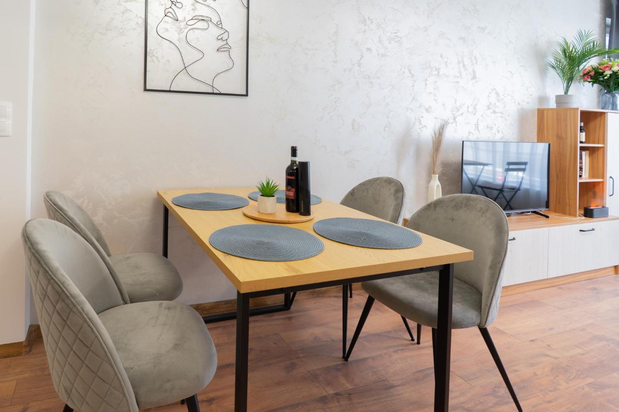 New Modern & Cozy Apartment With Free Private Parking And Ev Charging Station Varna Exteriér fotografie